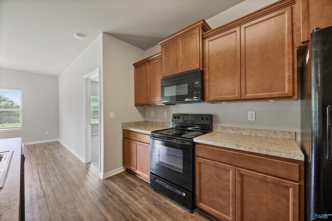 Building Photo - 30000 Abbeywood Ln