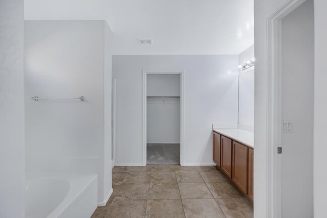 Building Photo - 9547 E Belmont Ave