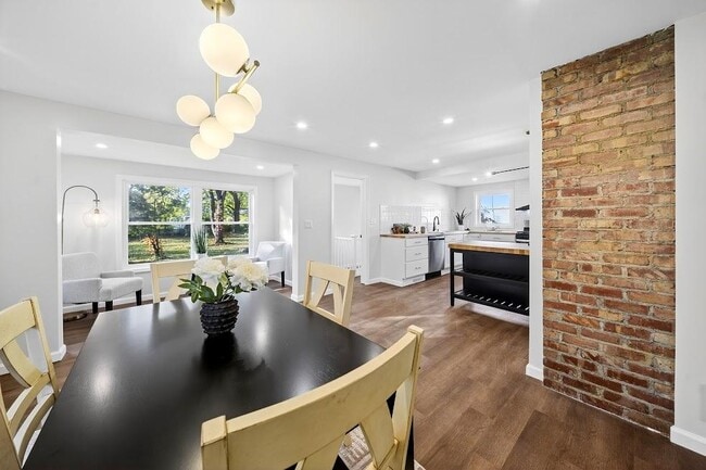 Building Photo - 127 W Warrington Rd