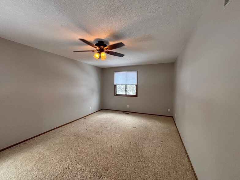 Building Photo - 11532 Carriage Ct