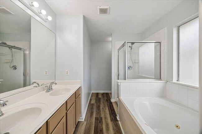 Building Photo - 19715 Billineys Park Dr