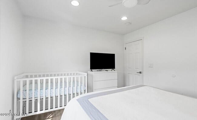 Building Photo - 16 Bridle Dr