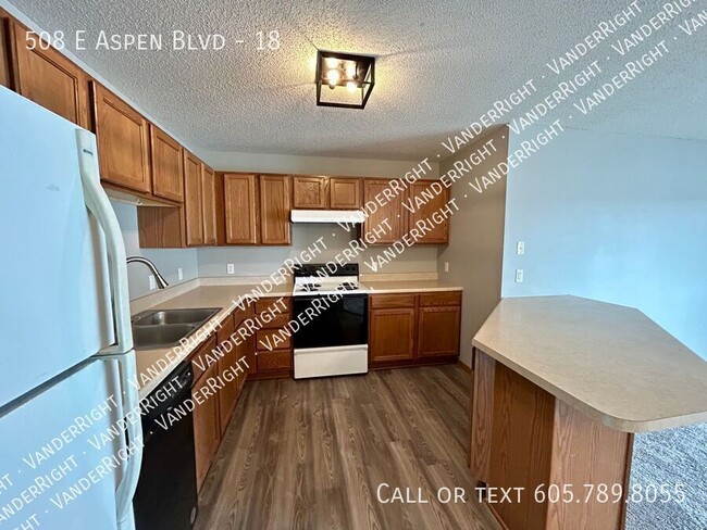Building Photo - 508 E Aspen Blvd