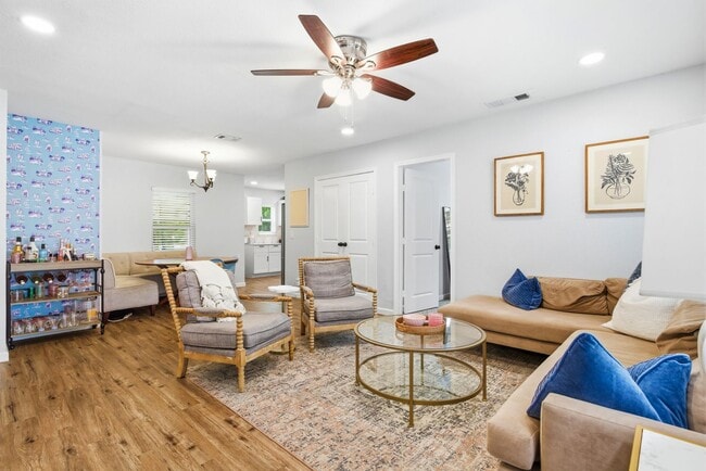 Building Photo - TCU-2712 Frazier Ave