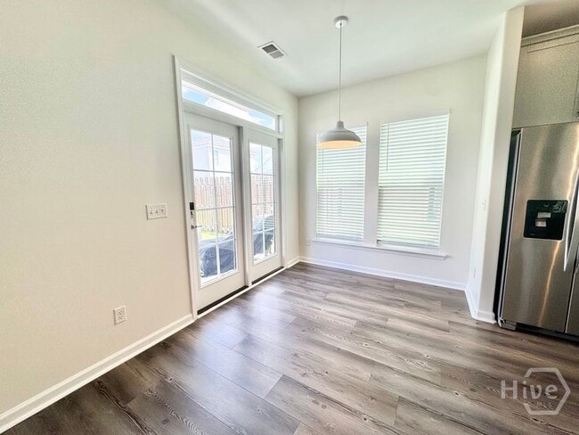 Building Photo - 28 Pomona Cir