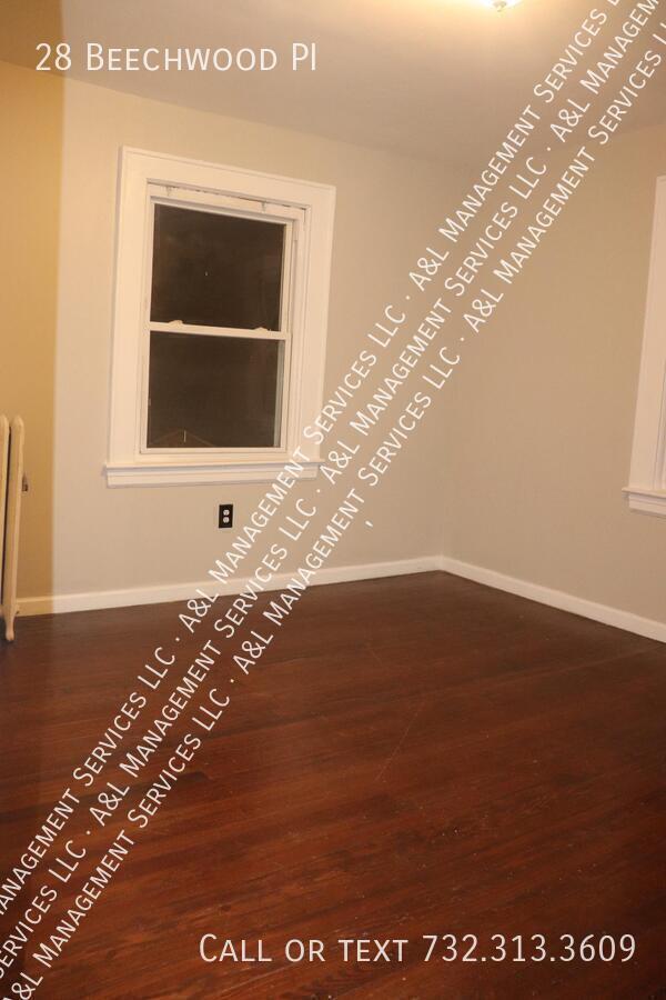 Building Photo - 28 Beechwood Pl