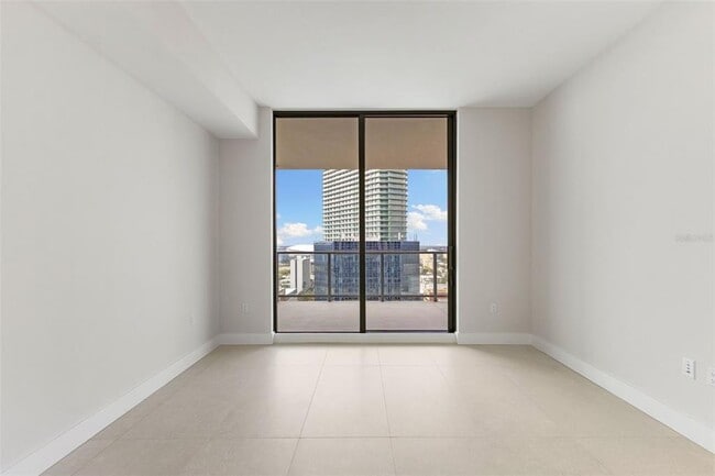 Building Photo - 275 1st Ave S