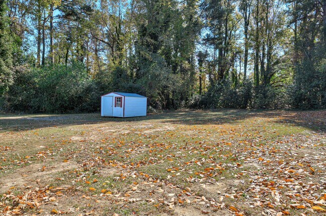 Building Photo - 238 Cavalier Dr