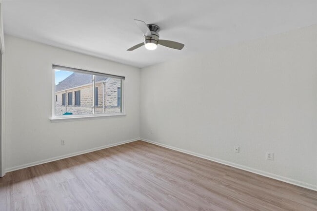 Building Photo - 1610 Waterston Ave