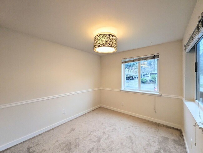 Building Photo - 1Bd/1Ba Kenmore Condo