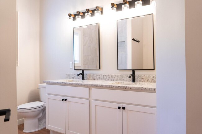 Building Photo - 406 Hideaway Ridge Cir