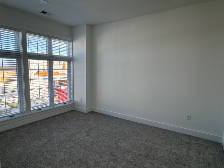 Additional view of bedroom - 119 Founders St