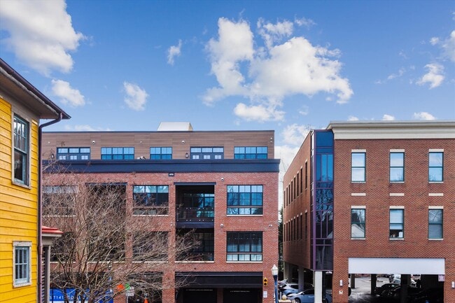 Building Photo - 141 West St