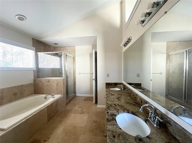 Building Photo - 450 Mikasa Dr