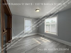 Building Photo - 1107 N Burdick St