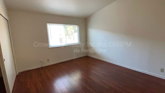 Building Photo - 435 Hawthorne Dr