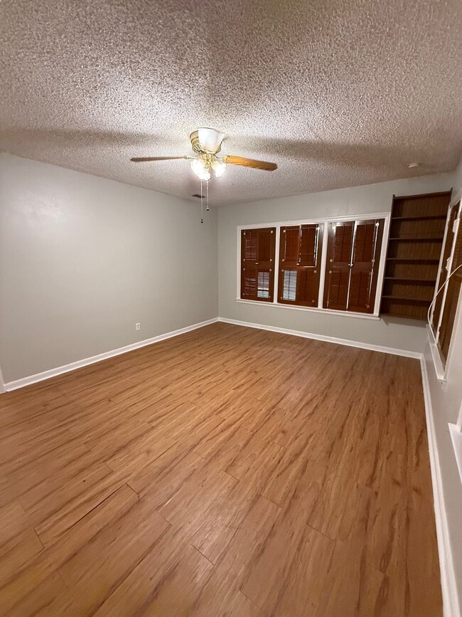 Building Photo - 3914 Herschel St