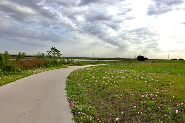 Building Photo - 217 Turnbuckle Bnd