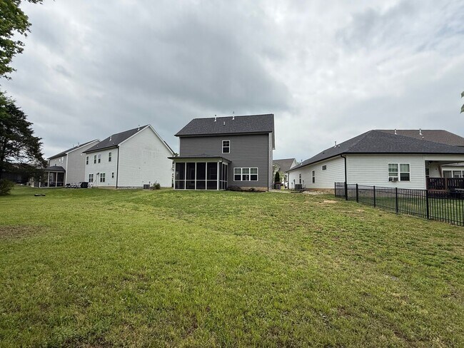 Building Photo - Ooltewah Gem! 3BR Home with Pool + Walking Trails