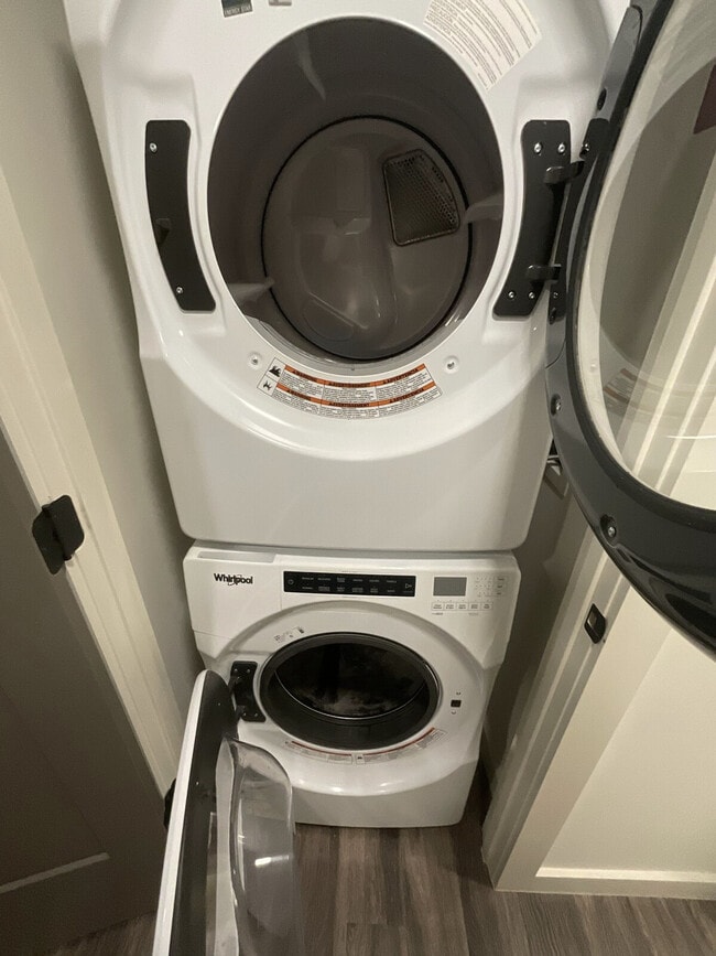 Building Photo - 4903 Edgemoor Ln