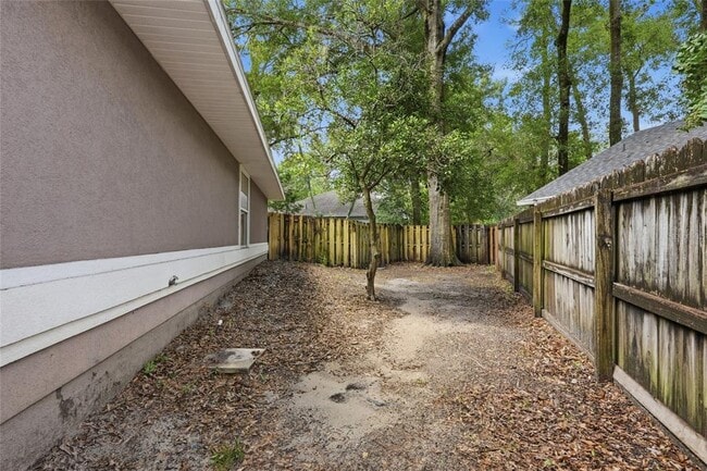 Building Photo - 1111 SW 80th Dr