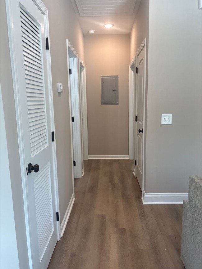 Building Photo - 513 Westend Cir
