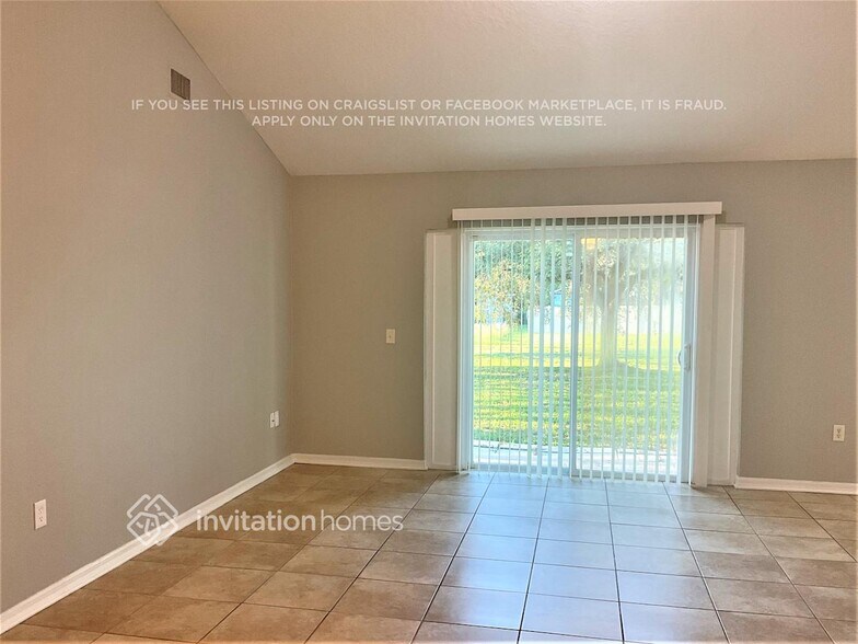 Building Photo - 13518 Biscayne Dr