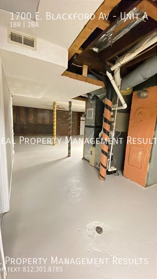 Building Photo - 1700 E Blackford Ave