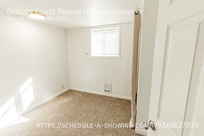 Building Photo - 537 SW 32nd St