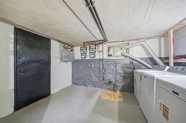 Building Photo - 33 Harvard St