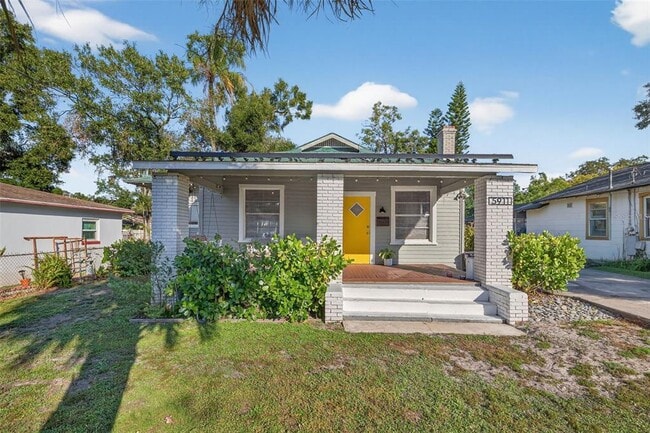 Primary Photo - 5911 N Highland Ave