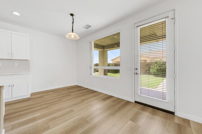 Building Photo - 81441 Avenida Gonzales