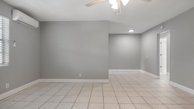 Building Photo - 626 SW 14th Ave