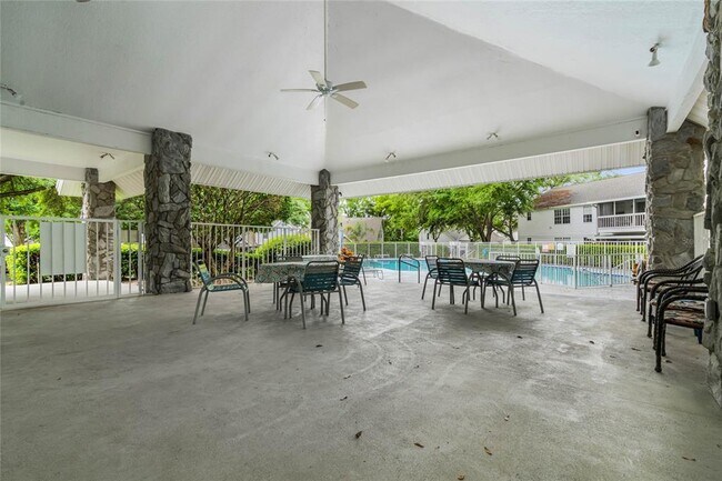 Building Photo - 930 Loch Carron Dr