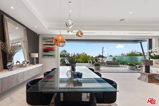 Building Photo - 2030 Talmadge St