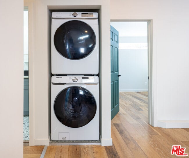 Building Photo - 6461 Whitman Ave