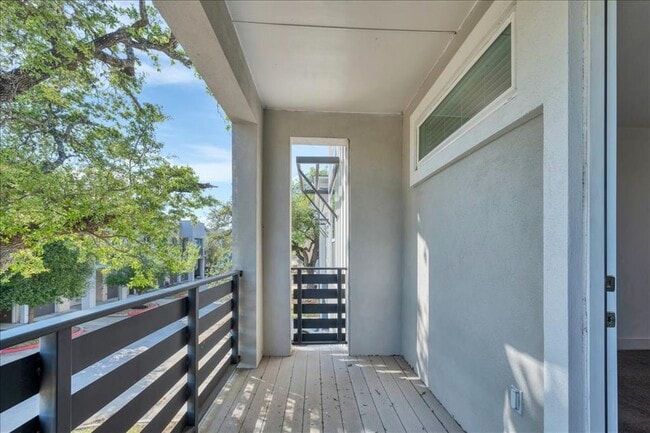 Building Photo - 8922 Menchaca Rd