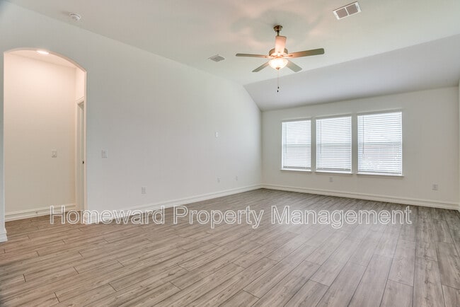 Building Photo - 3617 Cadogan St