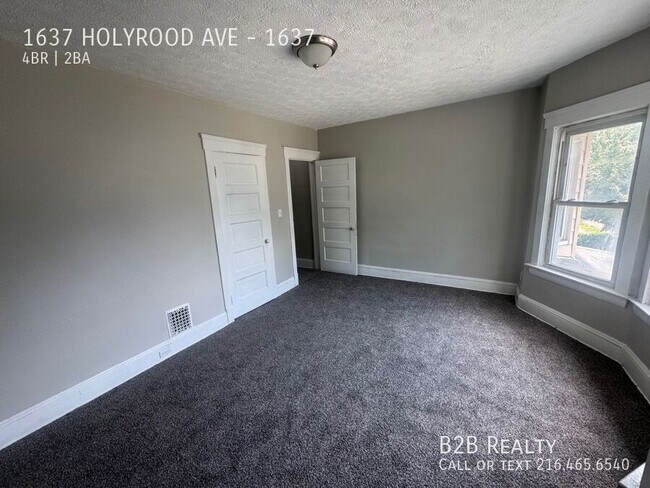 Building Photo - 1637 Holyrood Rd