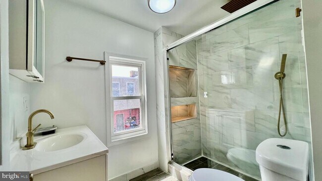 Building Photo - 2348 Wilder St