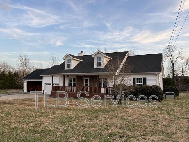 Building Photo - 211 Fall Creek Dr