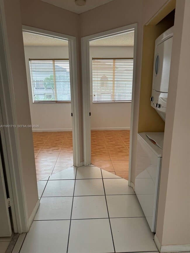 Building Photo - 12527 NW 11th Ln