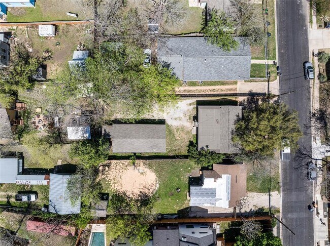 Building Photo - 1116 Ebert Ave