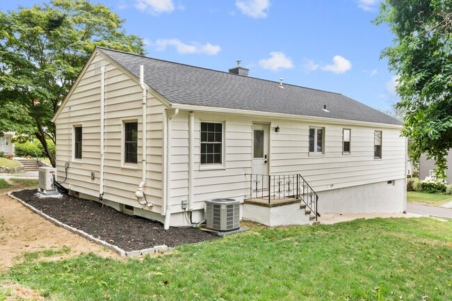 Building Photo - 109 Bryan Hill Rd