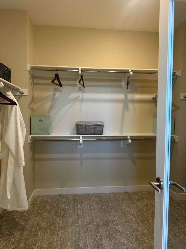 Building Photo - 502 spindle Way