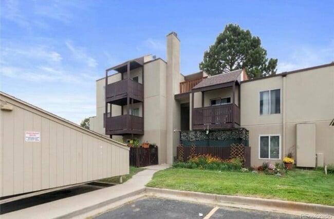 Building Photo - 9995 E Harvard Ave