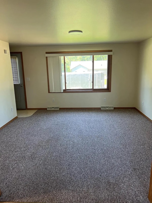 Building Photo - 502 N Steven Ave