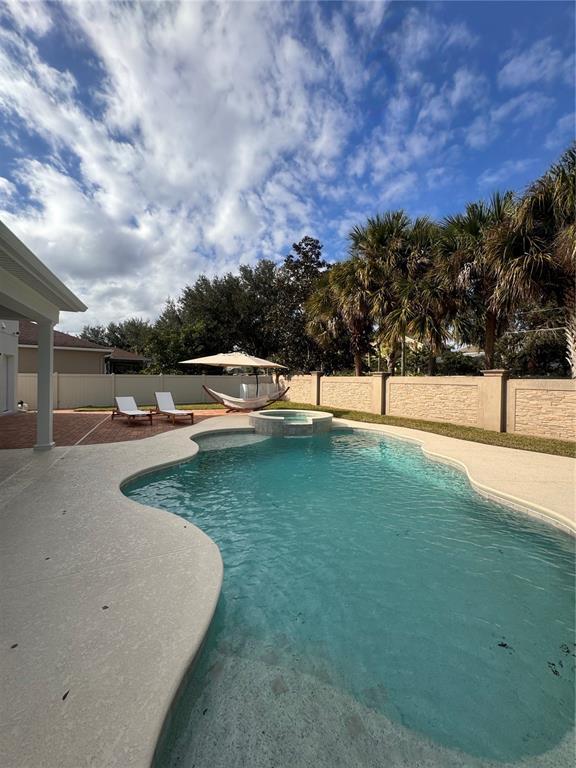 Building Photo - 11737 Verrazano Dr