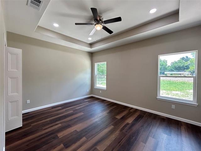 Building Photo - 923 Putman St