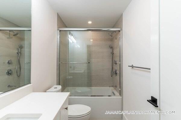 Building Photo - 285 Lamartine St